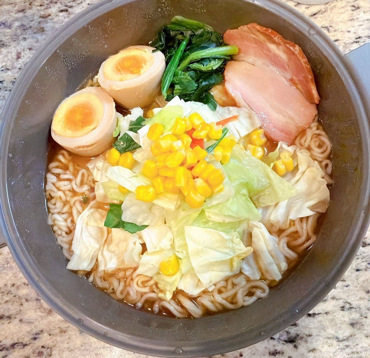 麻辣湯好きや袋麺ユーザーに！3COINSの"ザル付きビストロヌードル"が便利