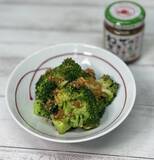 「レンチンして"食べるねぎ油"を和えるだけお手軽レシピ！ブロッコリーねぎ油和え」の画像1