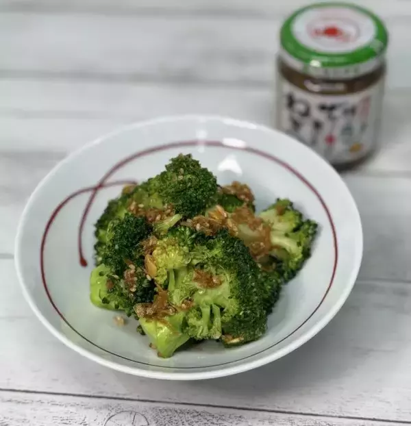 レンチンして"食べるねぎ油"を和えるだけお手軽レシピ！ブロッコリーねぎ油和え