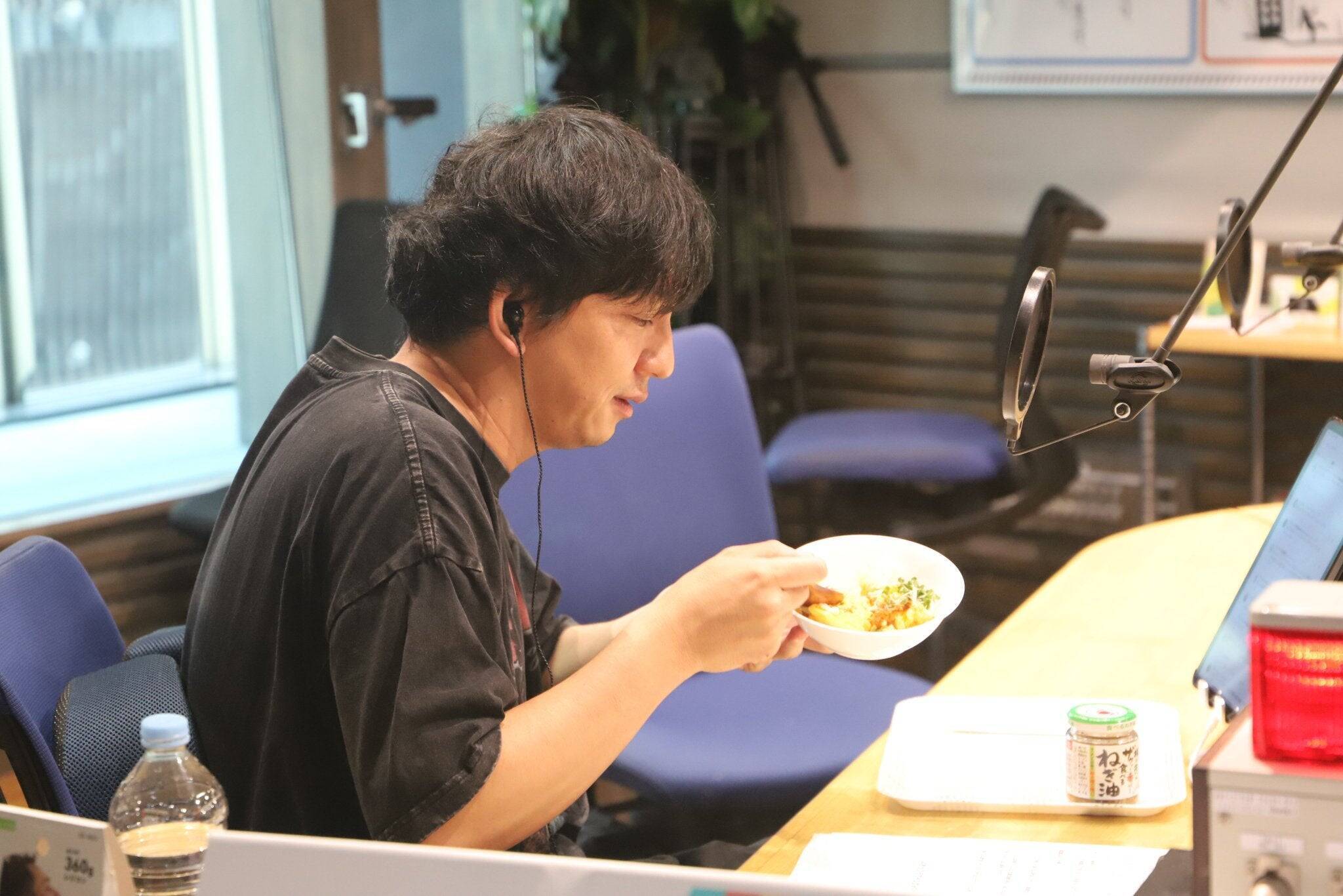 トロトロの玉子に「食べるねぎ油」のザクッと食感が良く絡む！【卵丼】