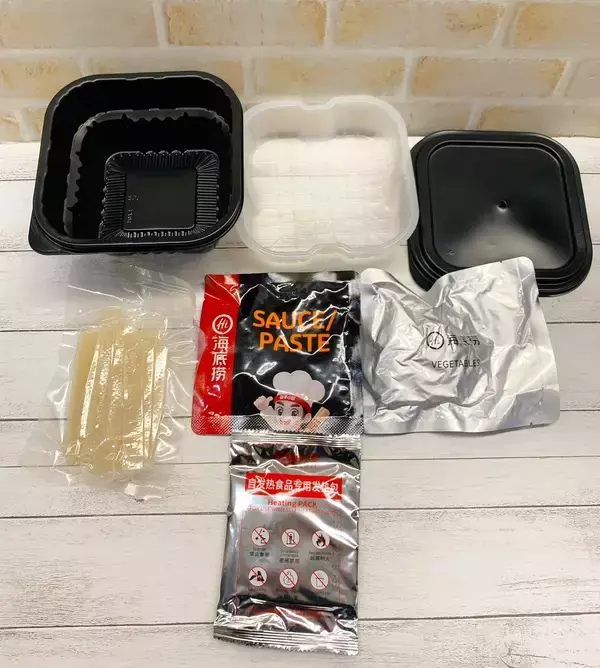 「水を入れるだけ　本格的な麻辣火鍋が完成」の画像