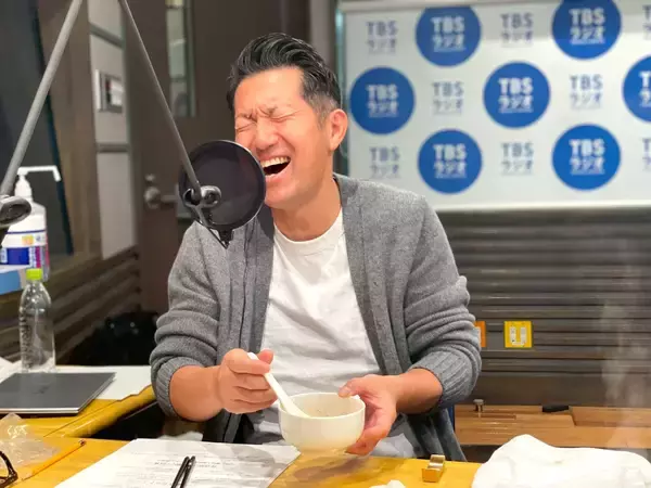 「水を入れるだけ　本格的な麻辣火鍋が完成」の画像