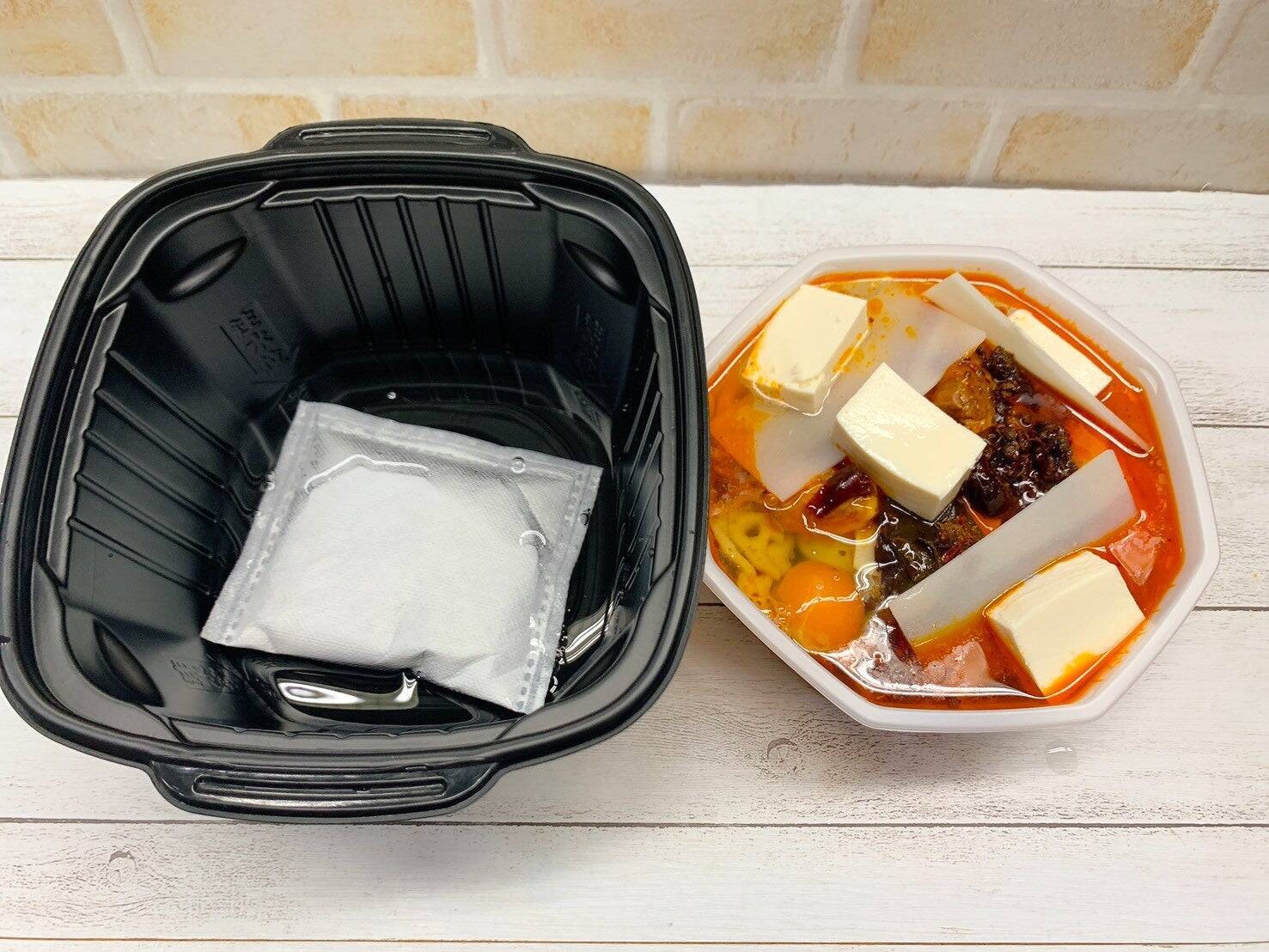 水を入れるだけ　本格的な麻辣火鍋が完成