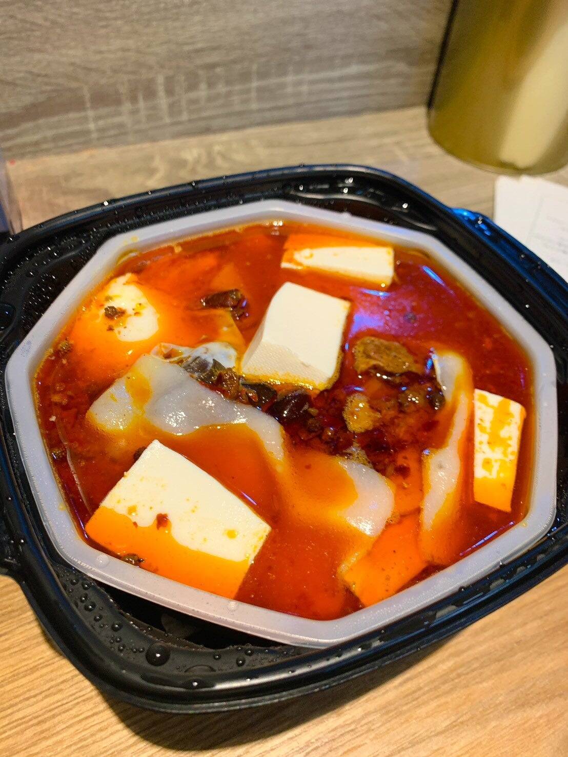 水を入れるだけ　本格的な麻辣火鍋が完成