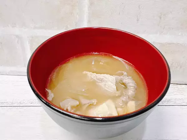 「ステーキ、豚汁、副菜の3品作って1人分348円！時短で安い栄養しっかりレシピ」の画像