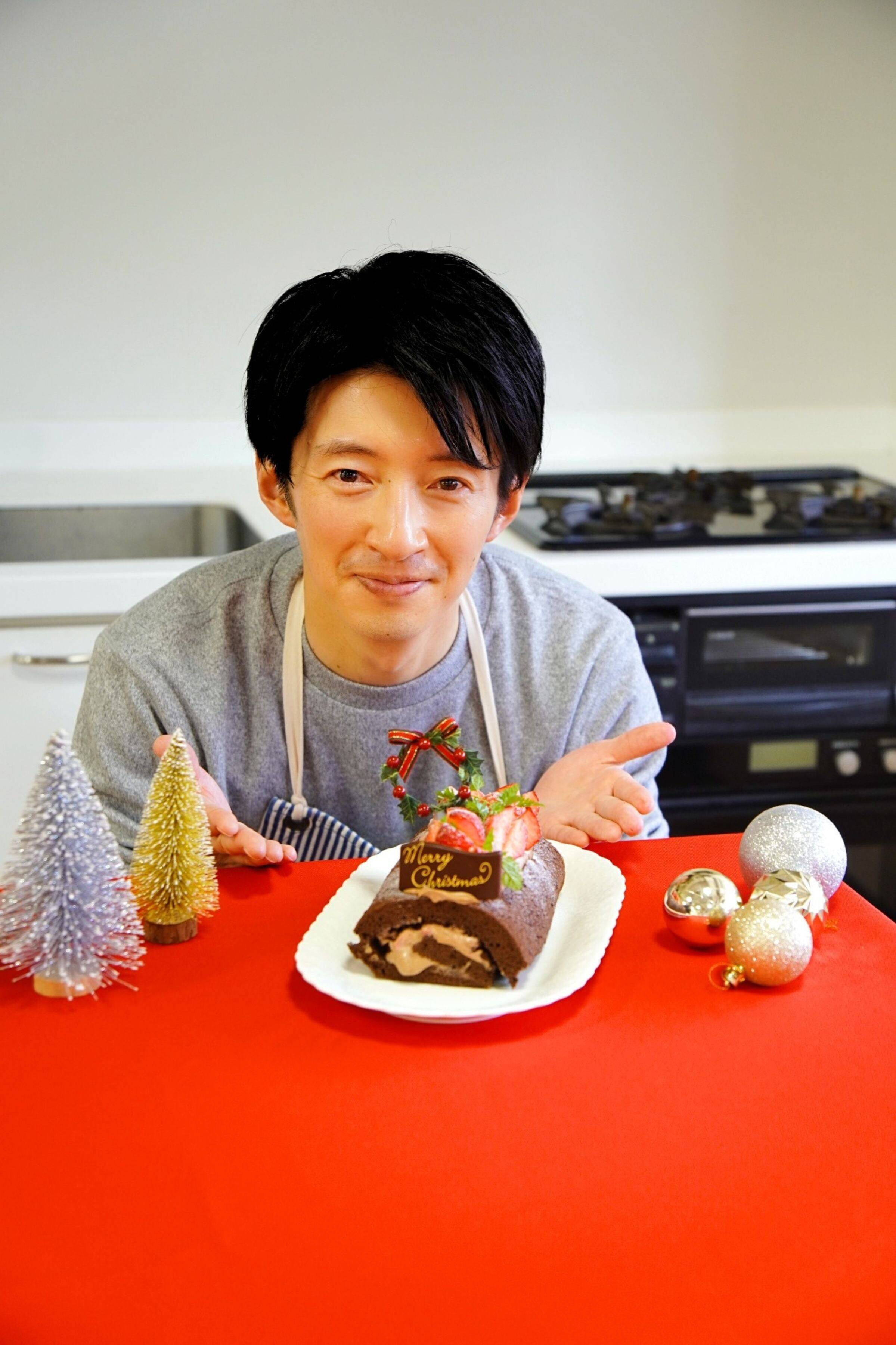 TBS杉山真也アナが本気作った「米粉のショコラベリーロール」がすごい!!