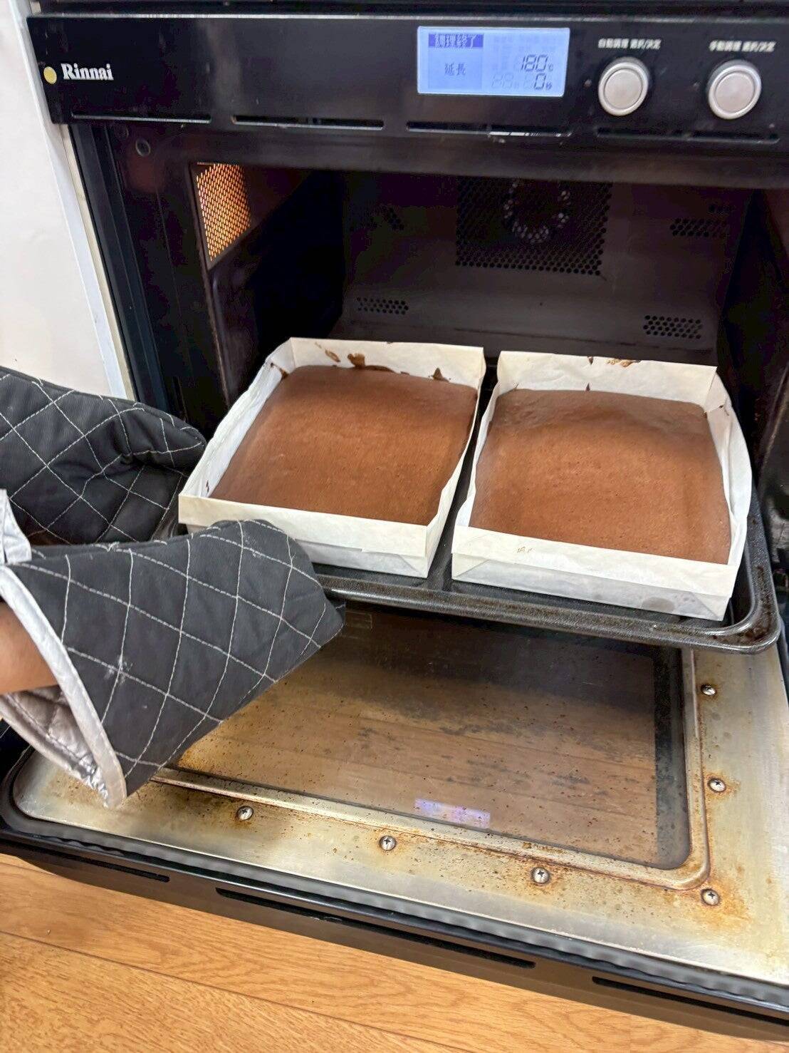 TBS杉山真也アナが本気作った「米粉のショコラベリーロール」がすごい!!