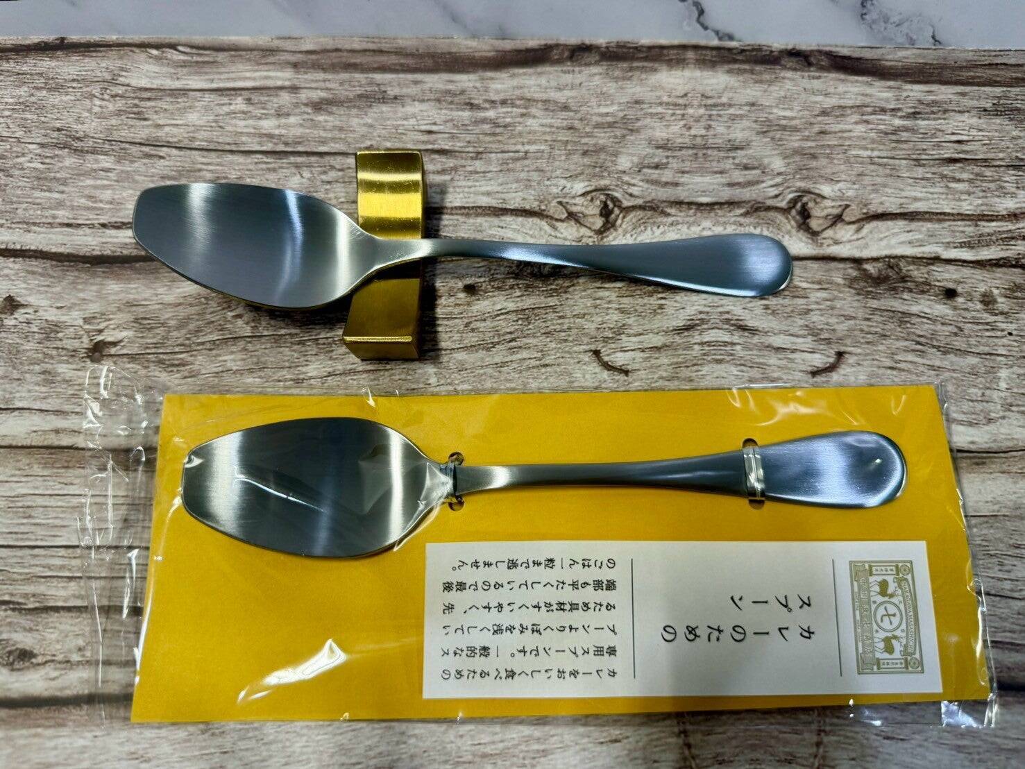 具材の切りやすさや口当たりは激変する？話題のカレー専用スプーン5種を食べ比べ