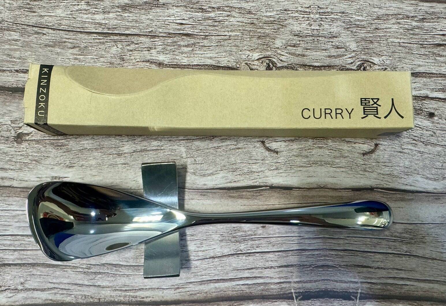 具材の切りやすさや口当たりは激変する？話題のカレー専用スプーン5種を食べ比べ