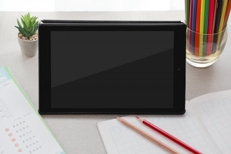 タブレット代は誰が払う？　揺れる高校のデジタル化