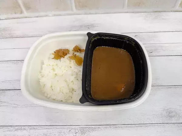 「究極の4択！どんぶりチェーンのカレー 食べ比べ！」の画像
