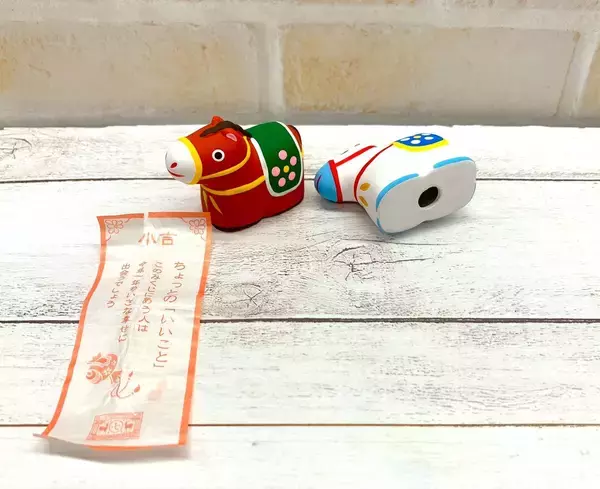 「馬の蹄鉄は幸運を呼ぶお守り？”縁起のいい干支グッズ”」の画像