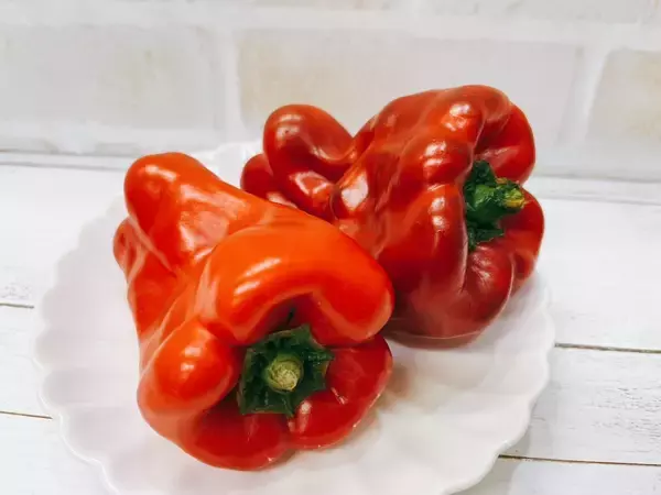 「野菜のプロがすすめる旬の絶品レシピ「赤ピーマンときくらげの卵炒め」」の画像