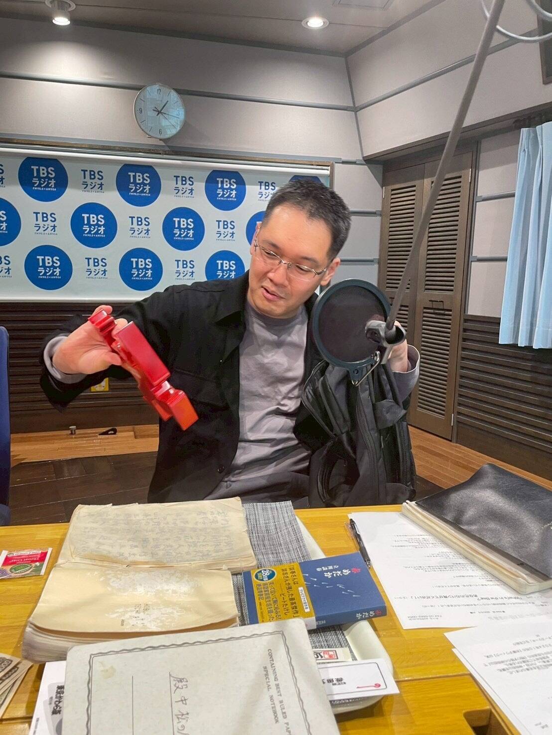 カバンの中見せて！神田伯山は日記帳、スロートコート、ピン札とオリジナルポチ袋