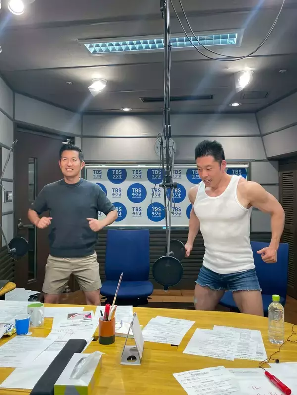 「なかやまきんに君が教える「世界一ラクな筋トレ・肩こり解消運動」」の画像