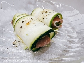 旬のズッキーニは生で食べるときは薄切りが掟!!”生ハムのズッキーニ巻き”