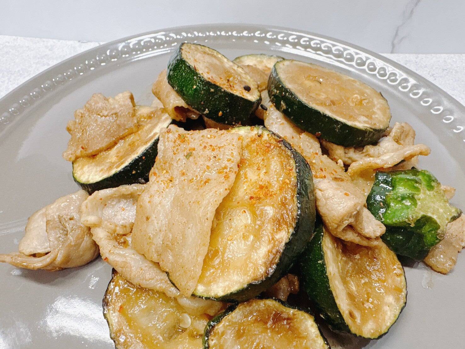 旬のズッキーニは生で食べるときは薄切りが掟!!”生ハムのズッキーニ巻き”