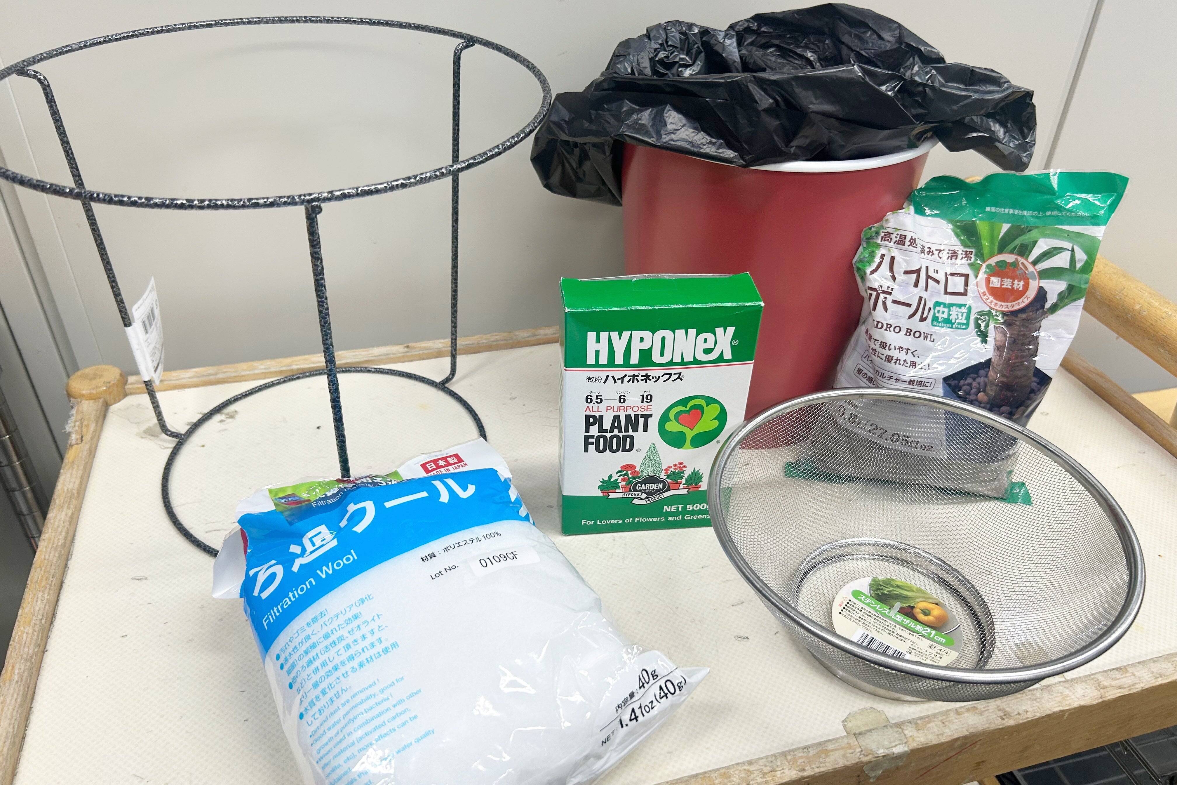 100ショップ品使用、室内で簡単家庭‼ 小ねぎやミニキュウリも目指せ豊作！