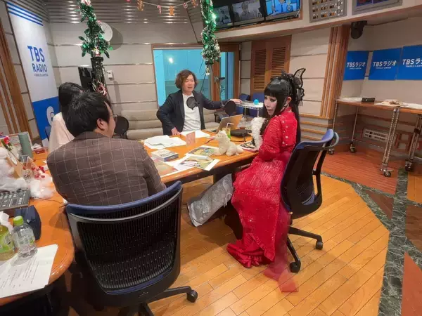 「時給は5000万⁉とんでもないスケールでプリンセス天功さん登場！！」の画像