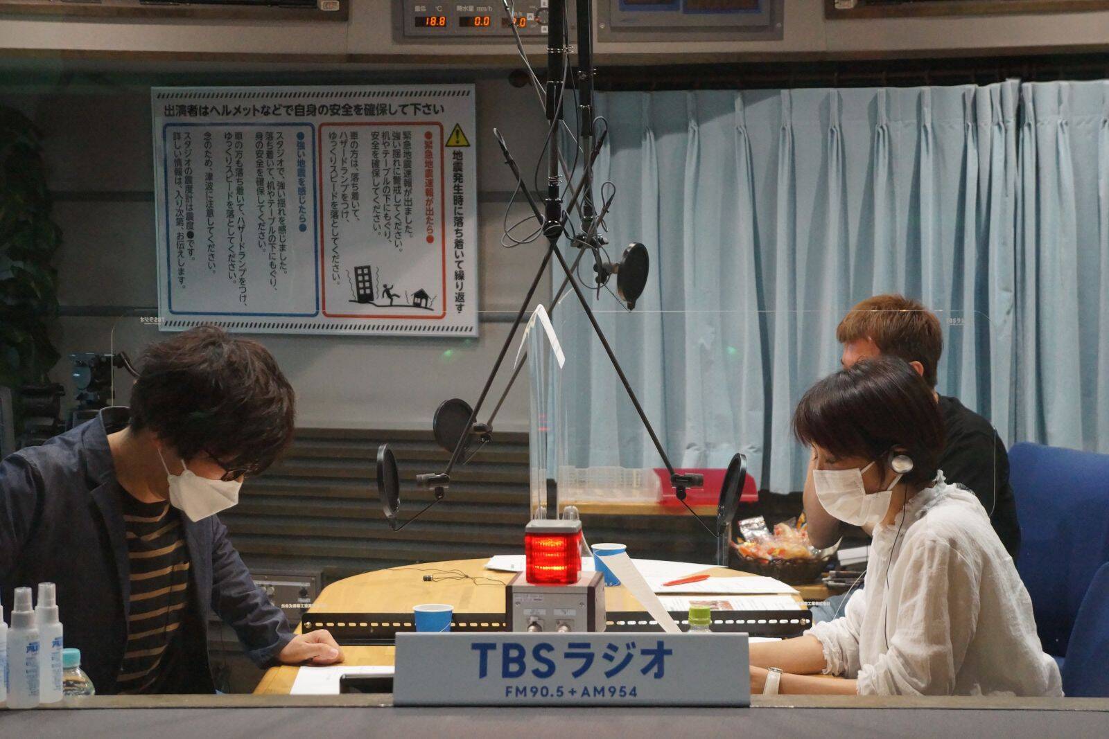 サッカー4級審判員・土屋礼央に元レフェリーの家本政明さんからホイッスルのプレゼント！しかしちょっとした問題が…