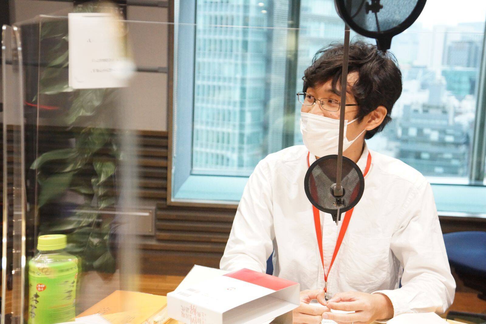 サッカー4級審判員・土屋礼央に元レフェリーの家本政明さんからホイッスルのプレゼント！しかしちょっとした問題が…