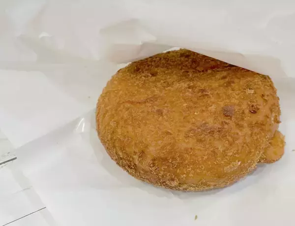 「コンビニ・スーパーのカレーパン10種類を食べ比べたら超ハイレベルな戦いだった」の画像