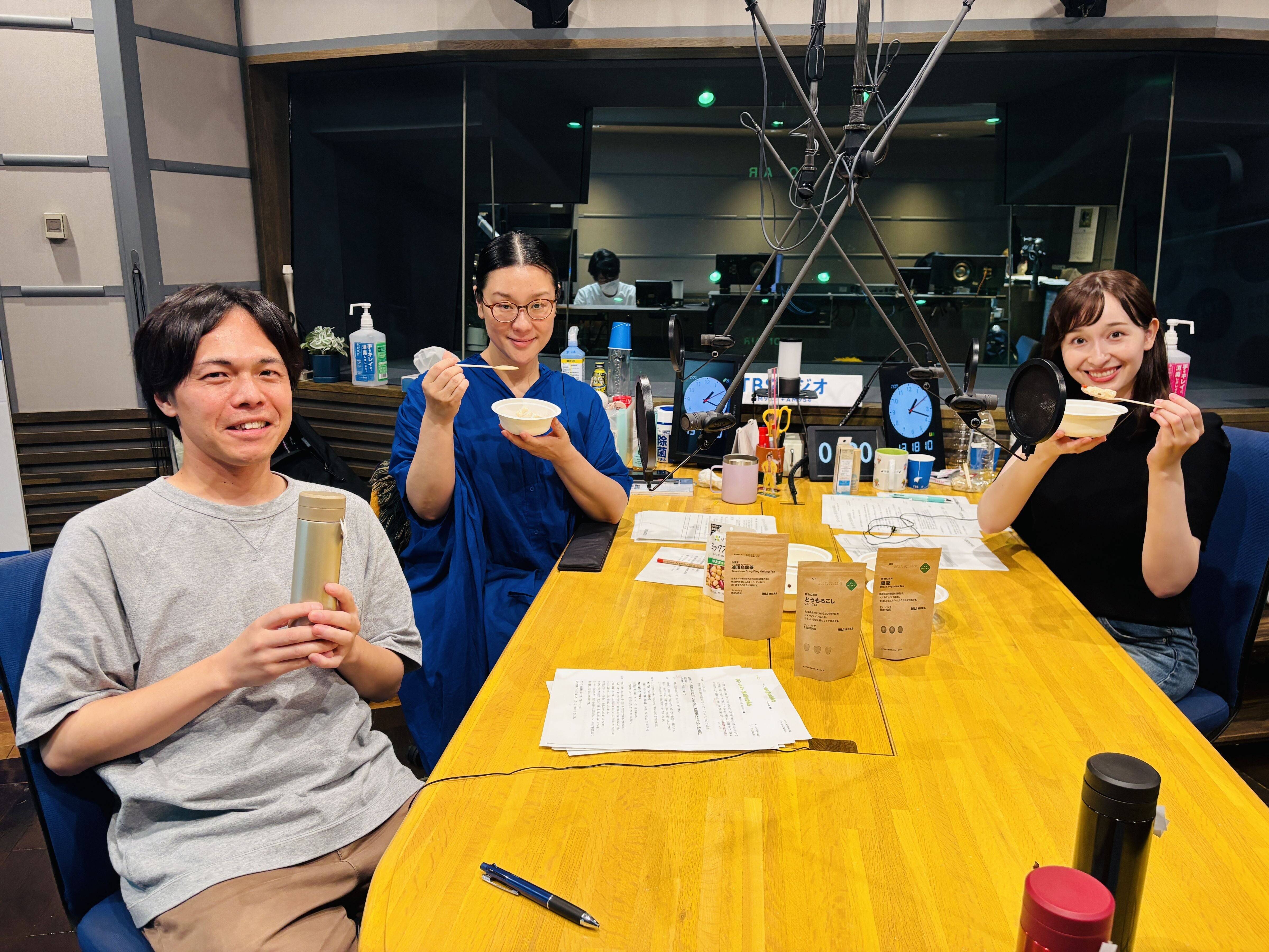 温かいお茶シロップで楽しむ台湾の養生スーツ"ホット豆花"