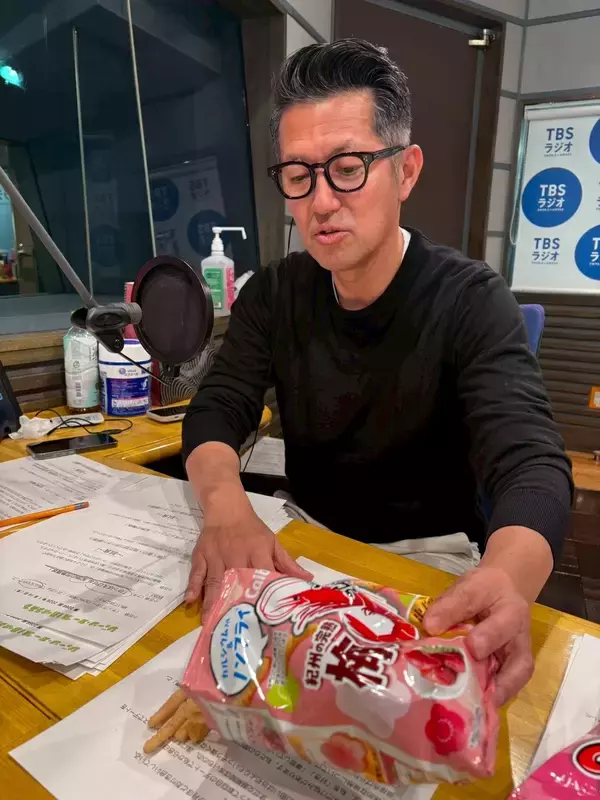 「今年はふわっと感じる梅味が流行ってる⁈コンビニ買える”梅味のお菓子”食べ比べ」の画像