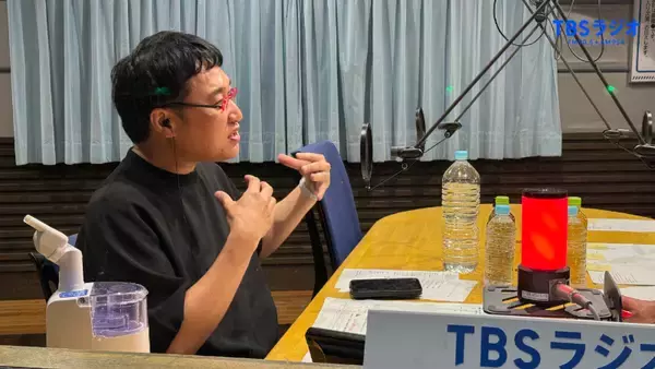 「山里亮太は七色の「ホー」を操る」の画像