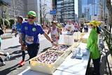 「マラソン大会、余った給食はどこへ？これからは器も食べる時代？」の画像1