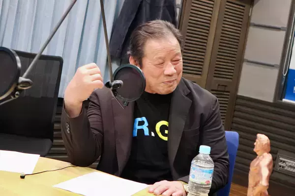 「亡きアントンの誕生日に、ドラゴンと太陽神が来たっ！！」の画像