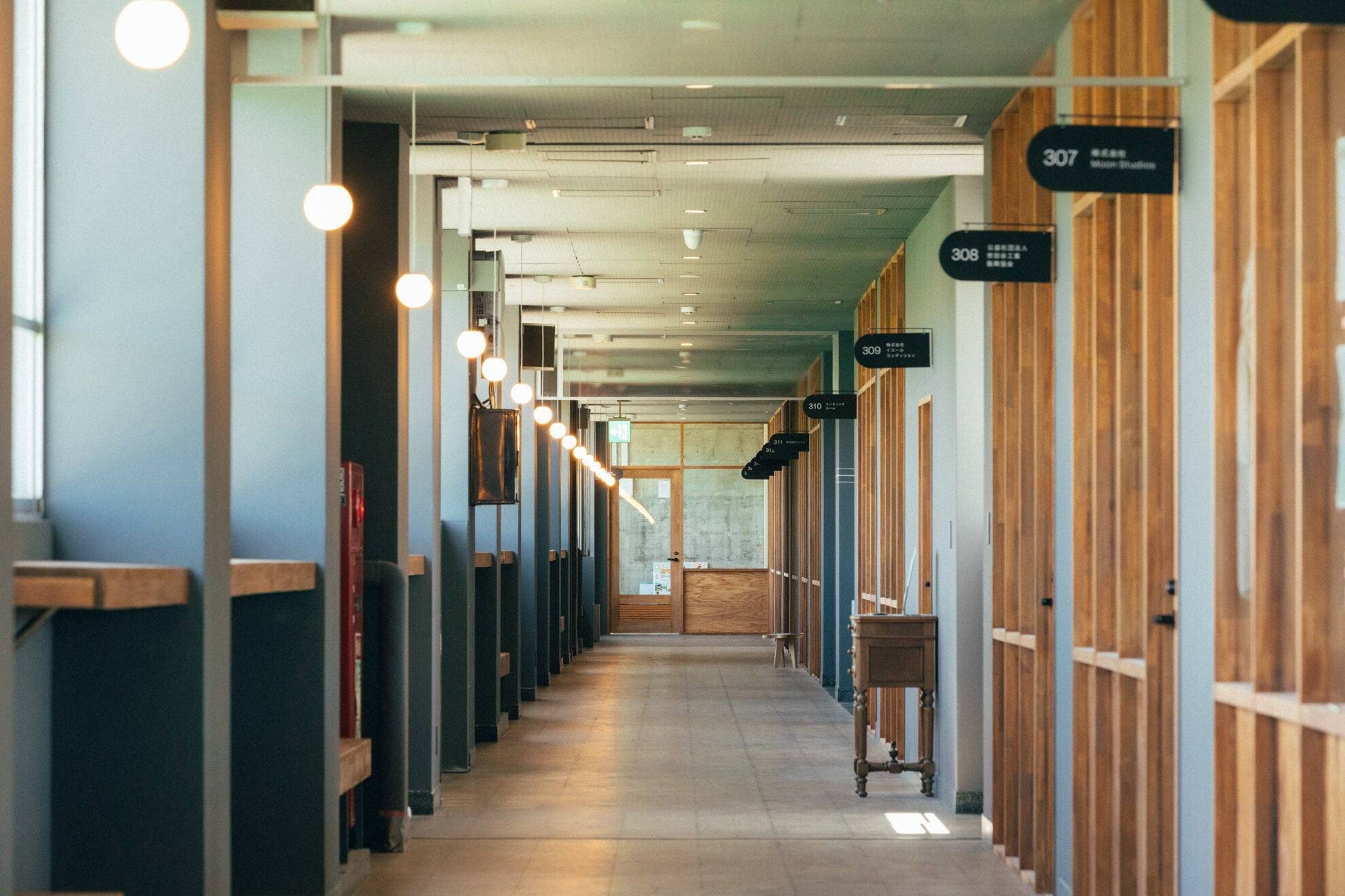 廃校、その先へ　元中学校が街の拠点に