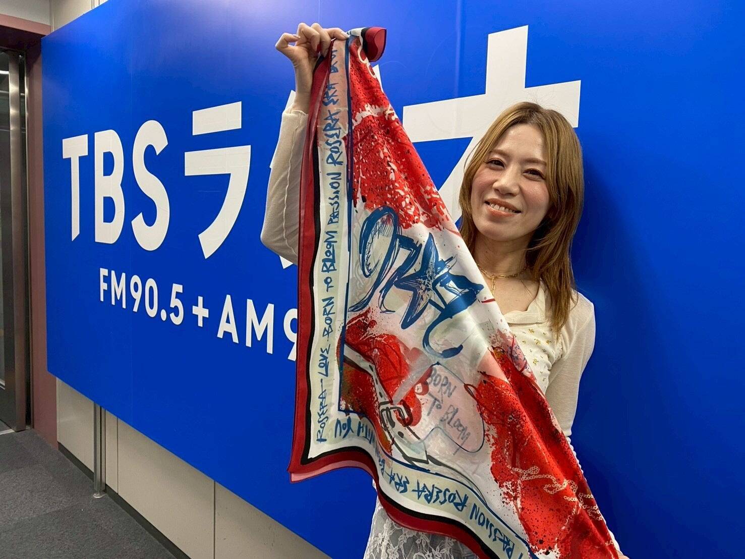 春はレイヤードコーデにピッタリ季節！ポイントは”1箇所だけ重ねて見せる”