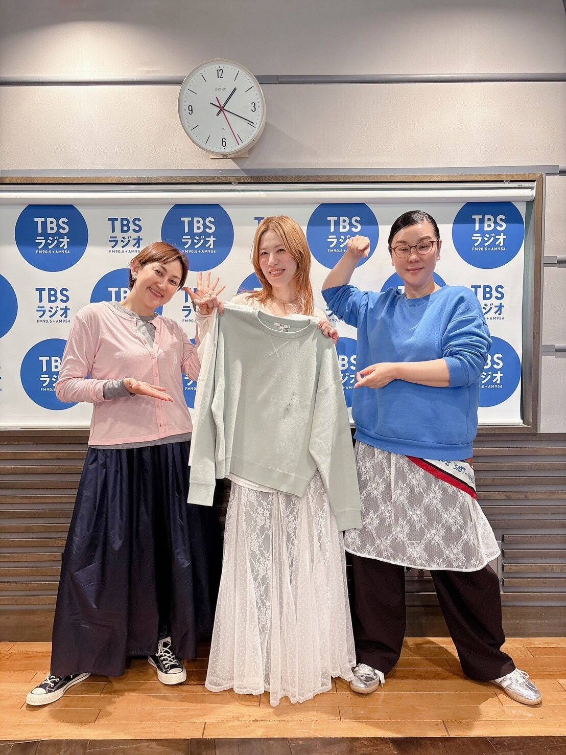 春はレイヤードコーデにピッタリ季節！ポイントは”1箇所だけ重ねて見せる”