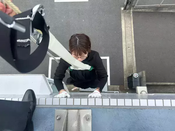 「【救助袋の使い方】訓練や体験時の注意点と設置手順」の画像