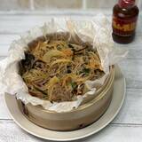 「せいろで蒸してふっくら仕上げ！ キムチの素のうま辛な味わいでごはんがすすむ！【チャプチェ】 桃屋のかんたんレシピ」の画像1