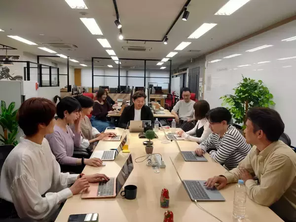 「出社手当」「推しメン休暇」多様化する福利厚生