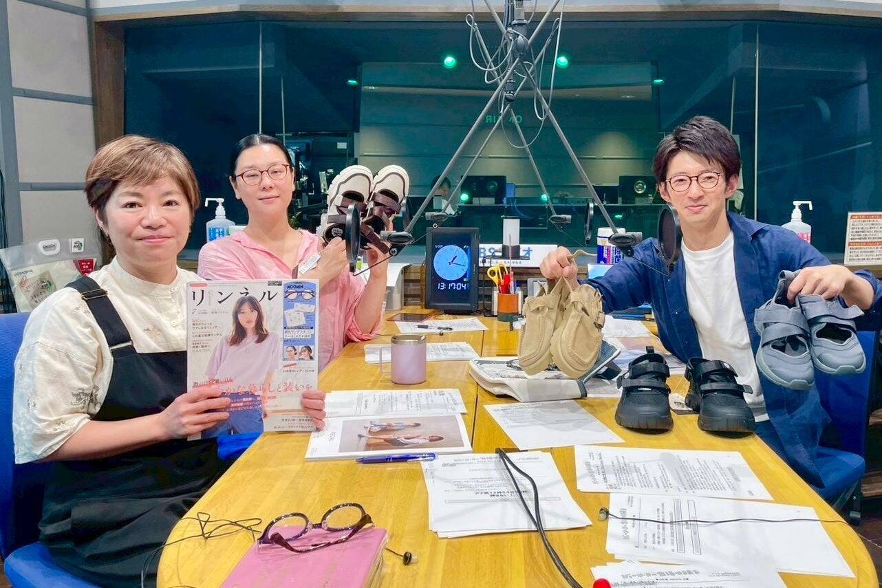 靴下を履いたままでも裸足でもオシャレ！初夏におすすめのサンダル特集　