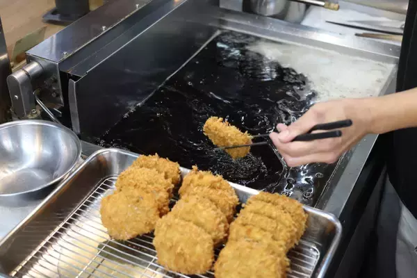 「お箸で切れる柔らかい「とんかつ」が魅力！スーさんの思い出のお店「井泉」」の画像