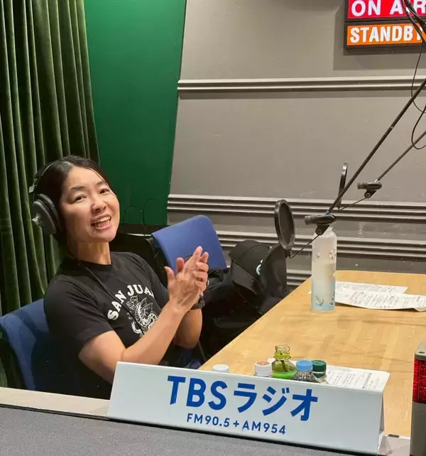 「イモト、"イッテQカナダロケ"と"シール帳はじめました！"」の画像