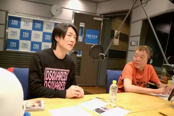 「玉袋筋太郎、子どもたちへ忠告！ ”ダメな大人にはなるなよーっ！”」の画像
