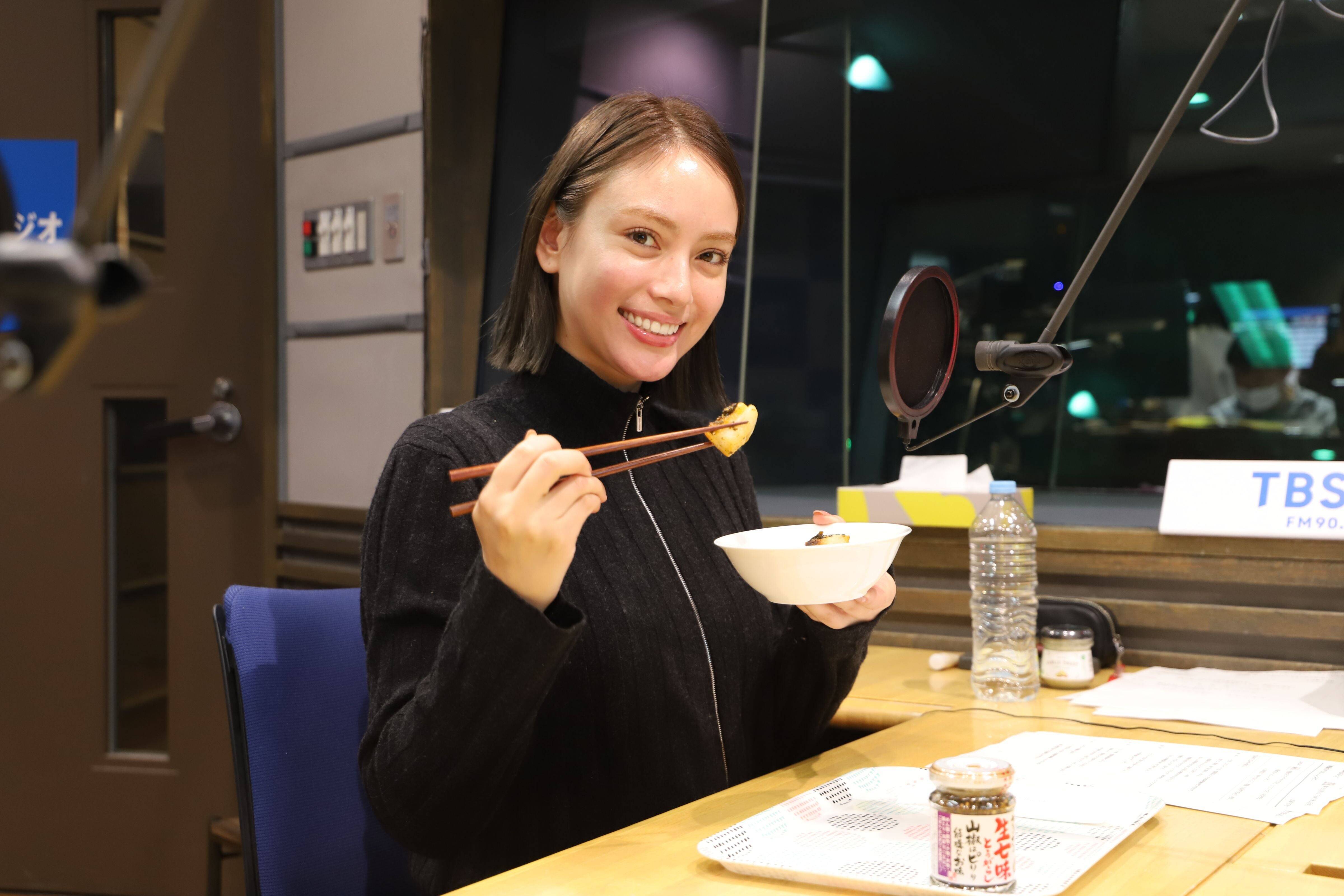 外カリッ、中もっちり！ 生七味の香りとコク広がる！もちの生七味マヨ和え