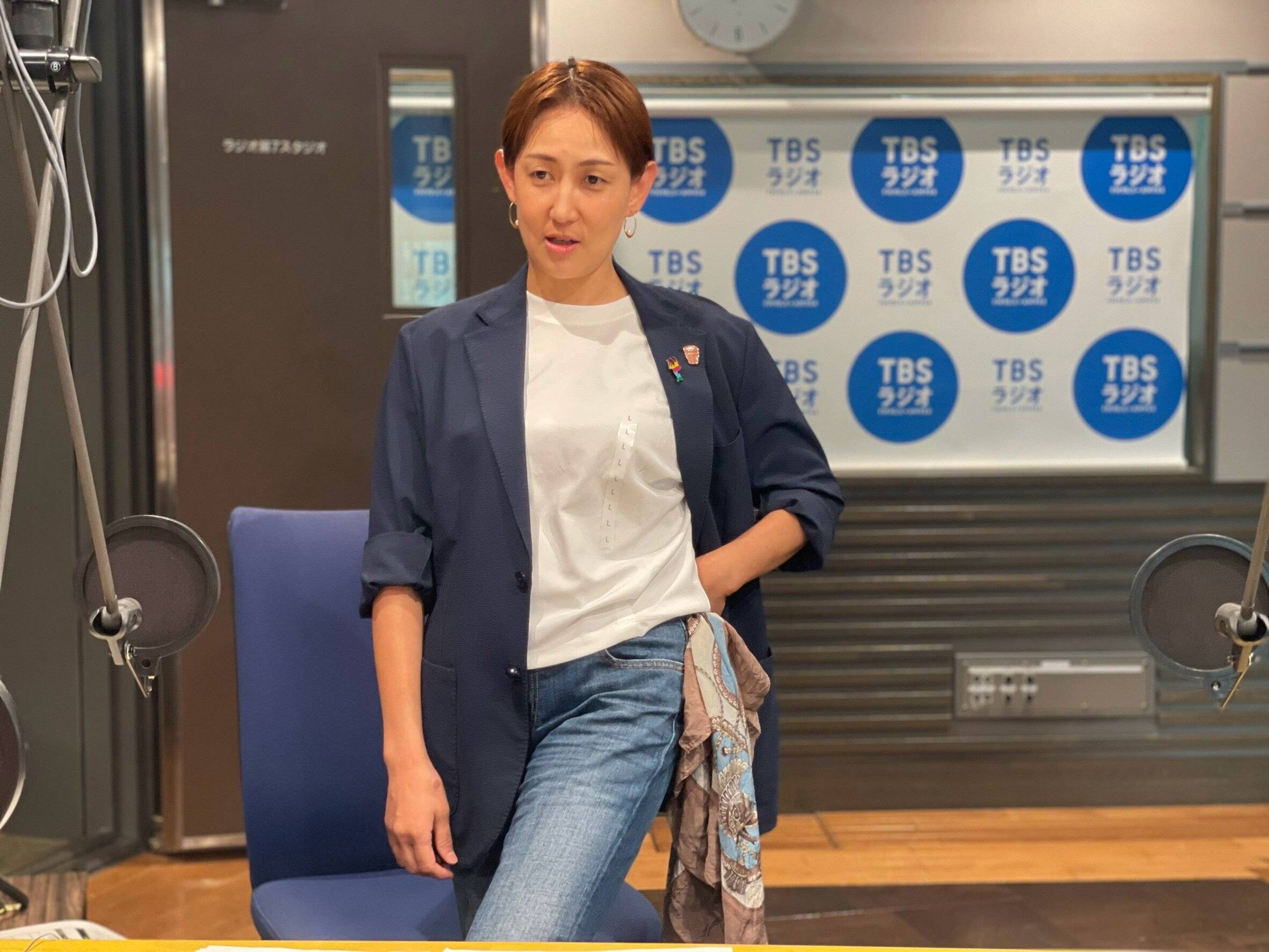 汗対策とオシャレの両立！リネン混素材、ポップコーン生地、フレンチスリーブ