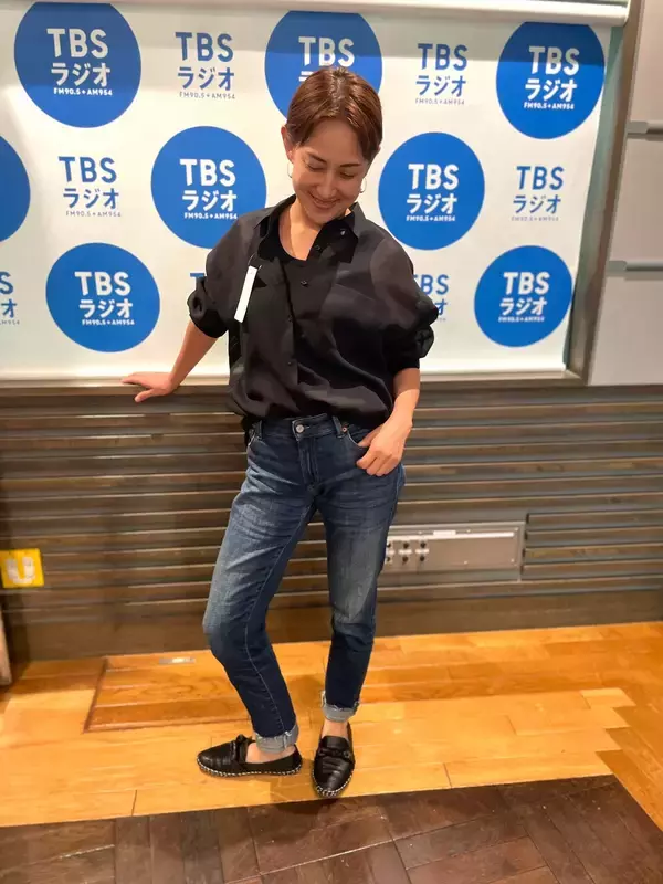 「汗対策とオシャレの両立！リネン混素材、ポップコーン生地、フレンチスリーブ」の画像