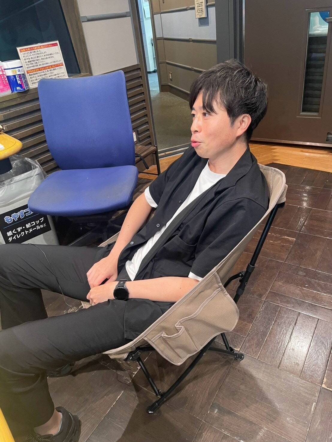 胡坐もかけるアウトドア座椅子、立って座るイス⁉個性派技あり折畳イスを検証