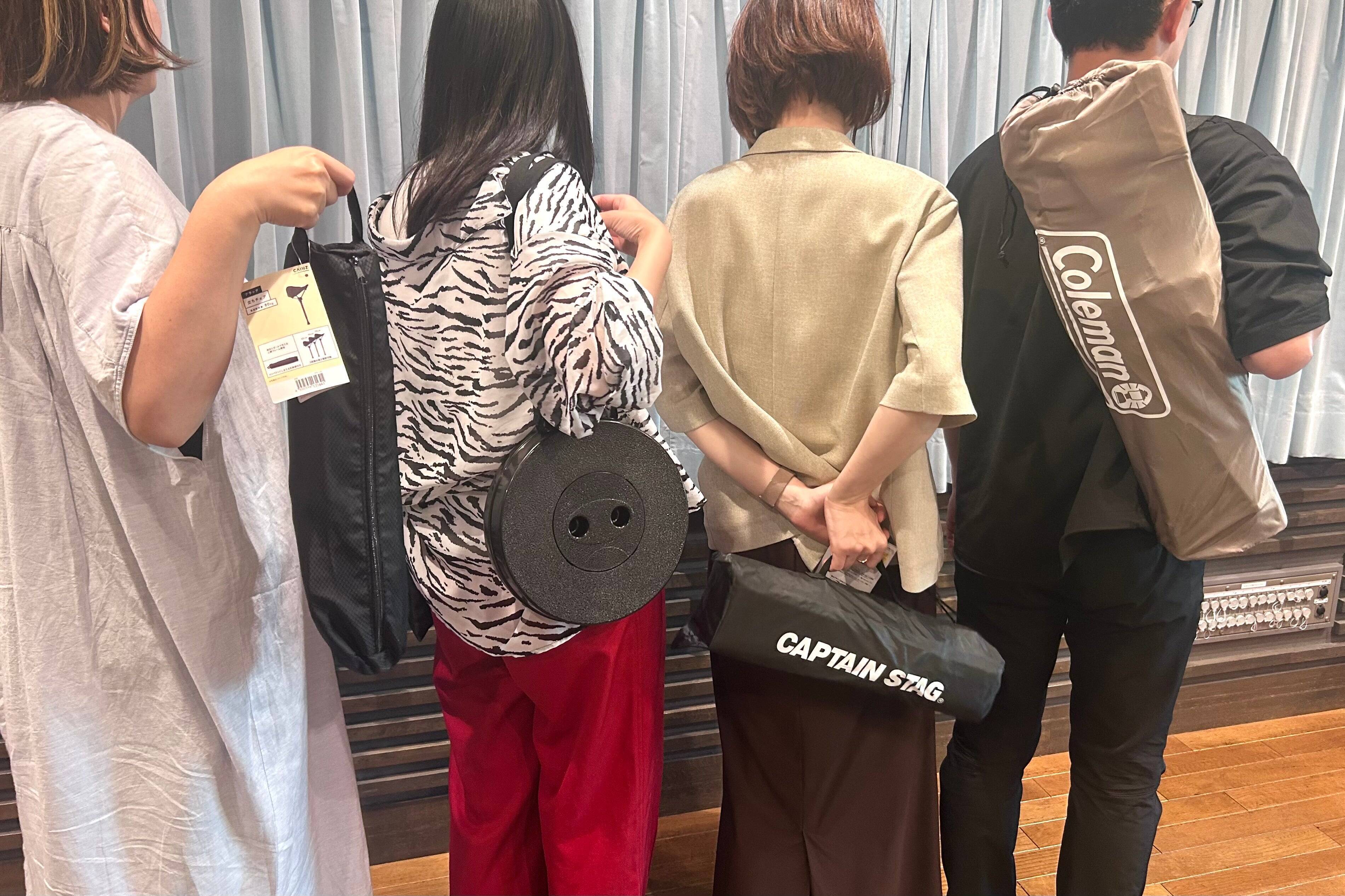 胡坐もかけるアウトドア座椅子、立って座るイス⁉個性派技あり折畳イスを検証