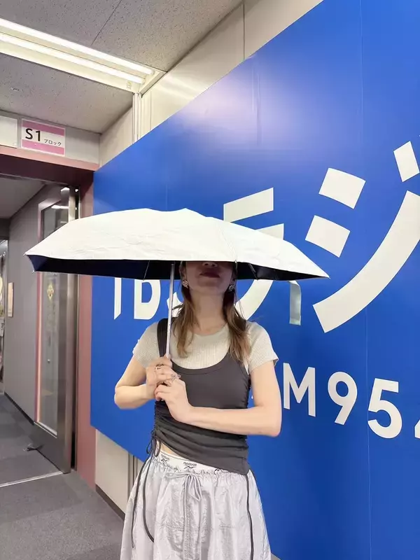 「梅雨を快適に過ごすコーデは”蒸れる・濡れる・足元”がキーワード！」の画像