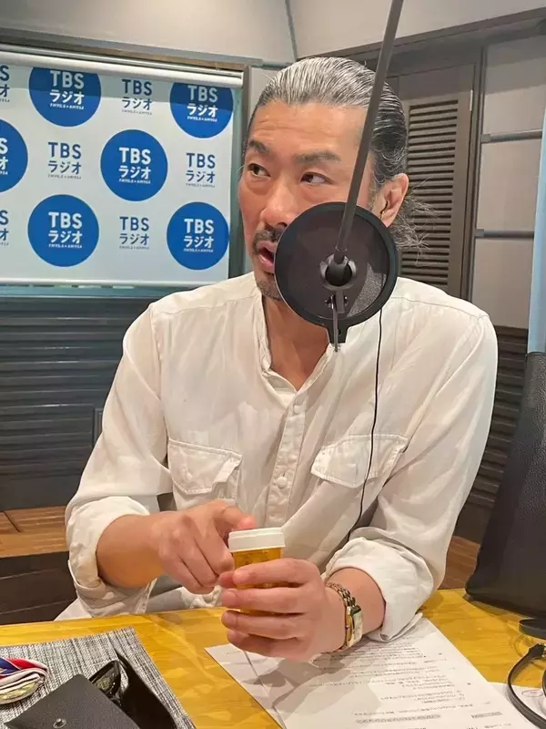 「あなたのカバンの中、見せてください！パンサー菅は”新幹線おしぼり＆金メダル”」の画像