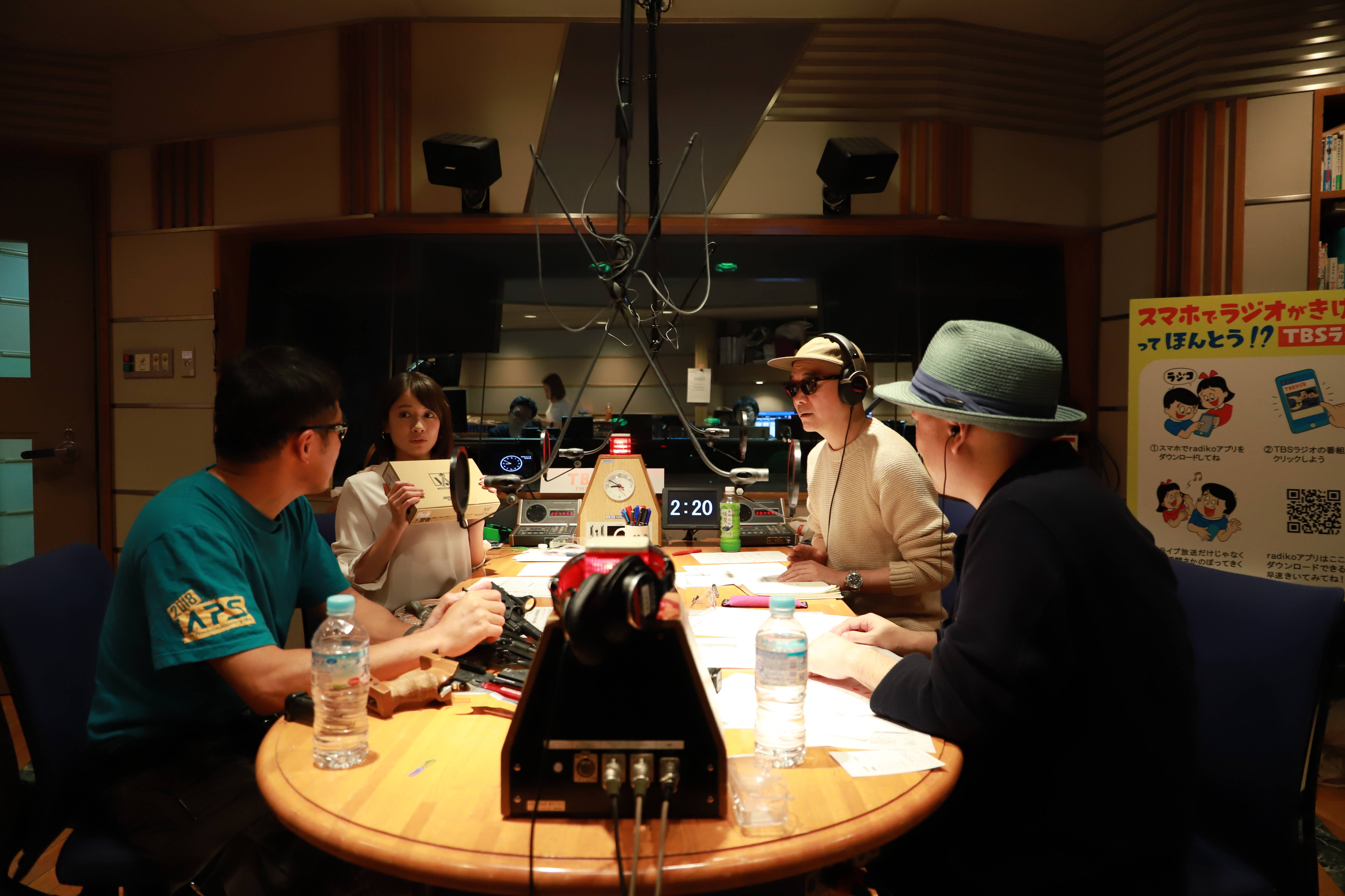 銃は人を撃つものではない！的を撃つものだ！マック堺語る