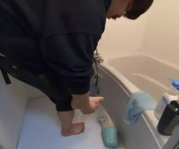 「空気階段の踊り場 「ネズミの穴そこじゃないですか？」」の画像